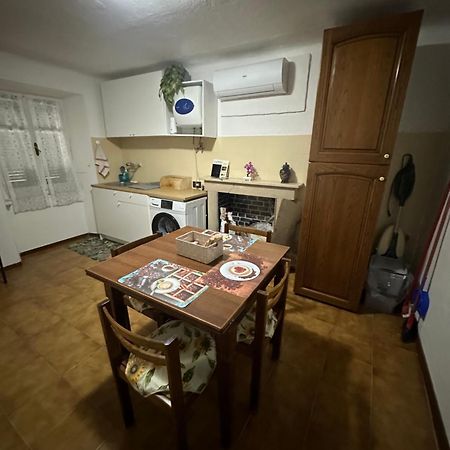 Casa Vacanze Da Meryon Albiano Magra Exteriör bild